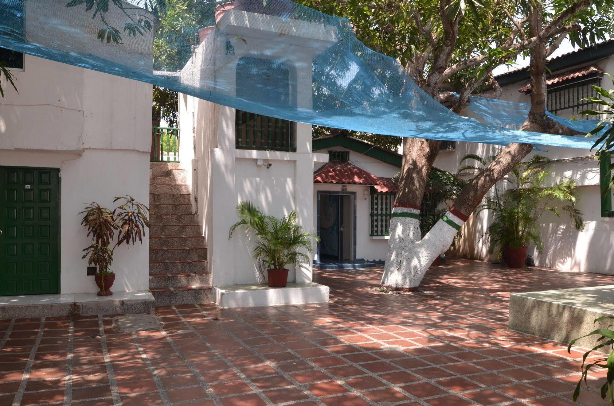Hotel Vargas Airport Cartagena Esterno foto