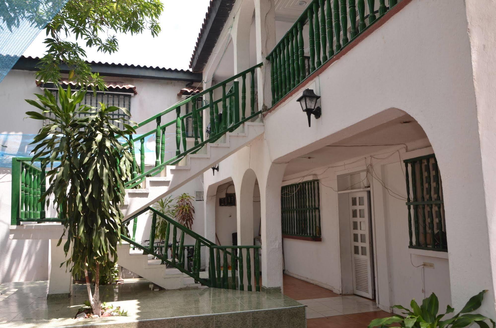 Hotel Vargas Airport Cartagena Esterno foto