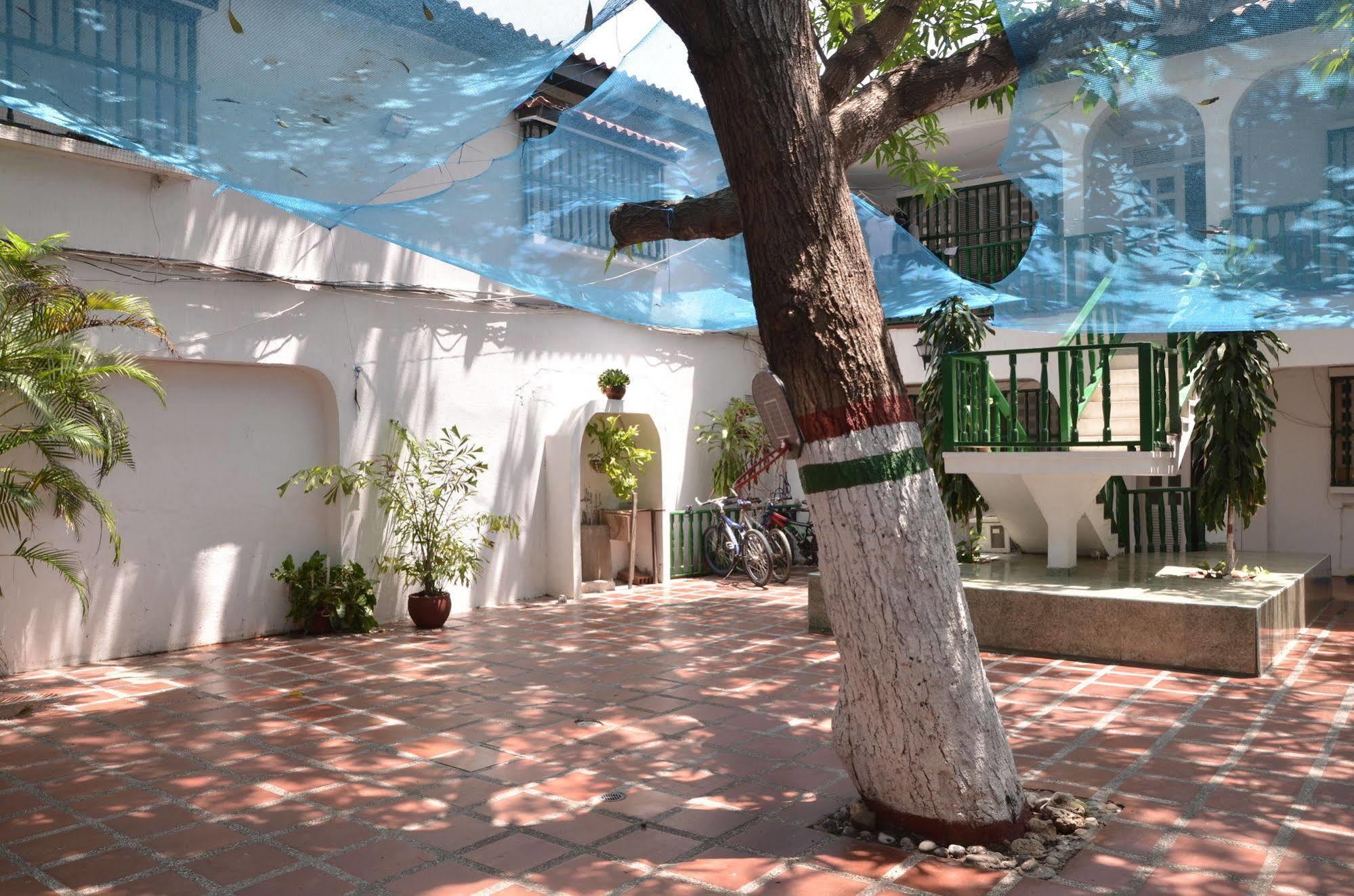 Hotel Vargas Airport Cartagena Esterno foto