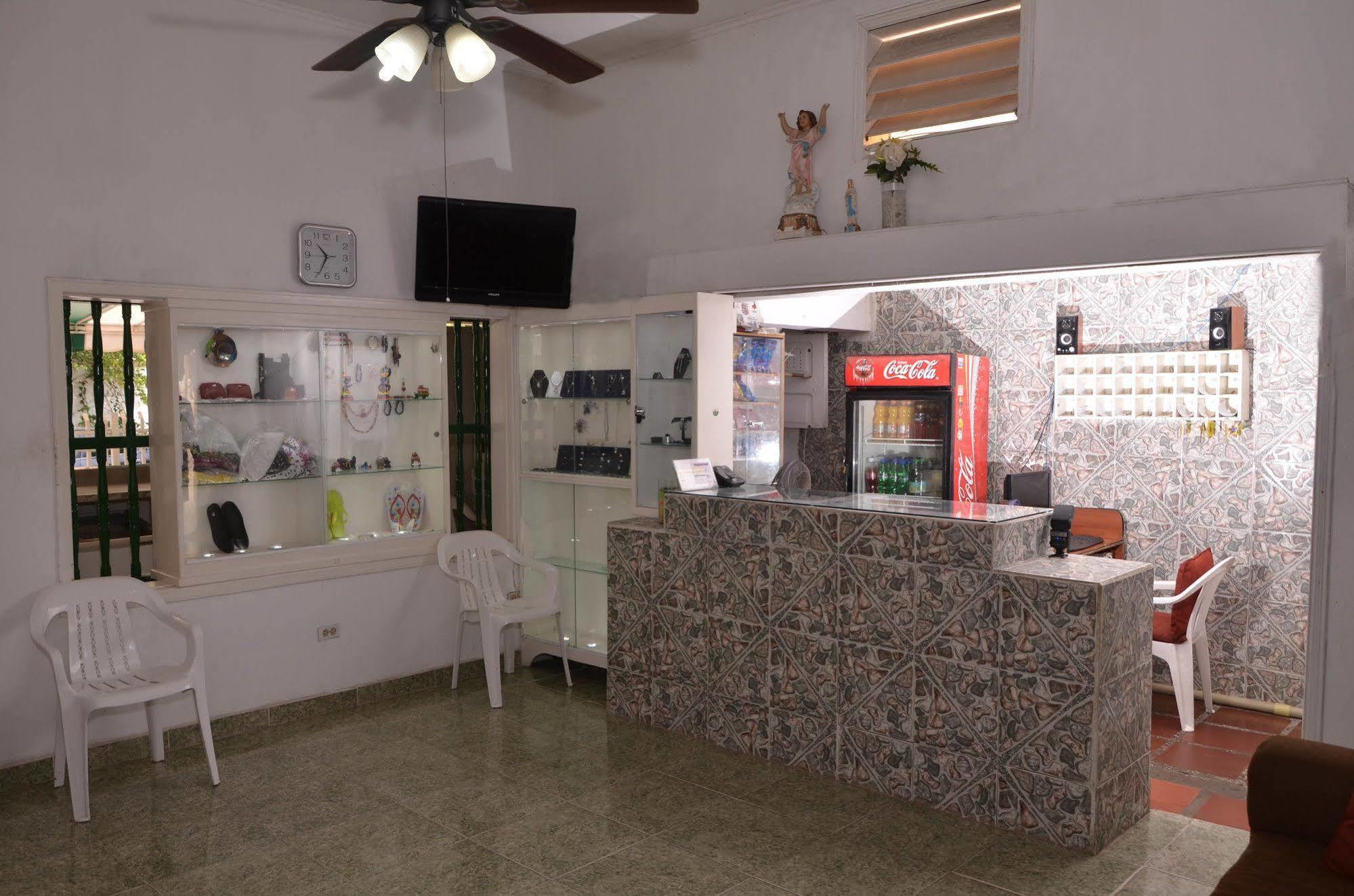 Hotel Vargas Airport Cartagena Esterno foto