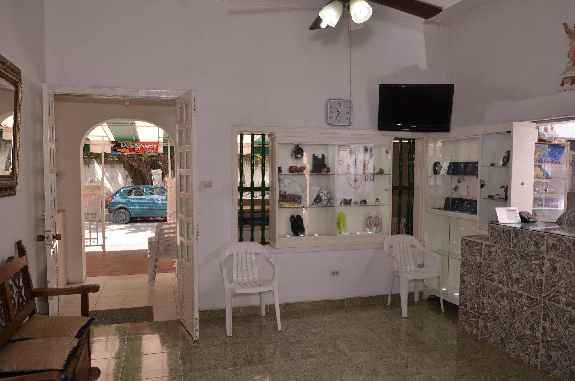 Hotel Vargas Airport Cartagena Esterno foto