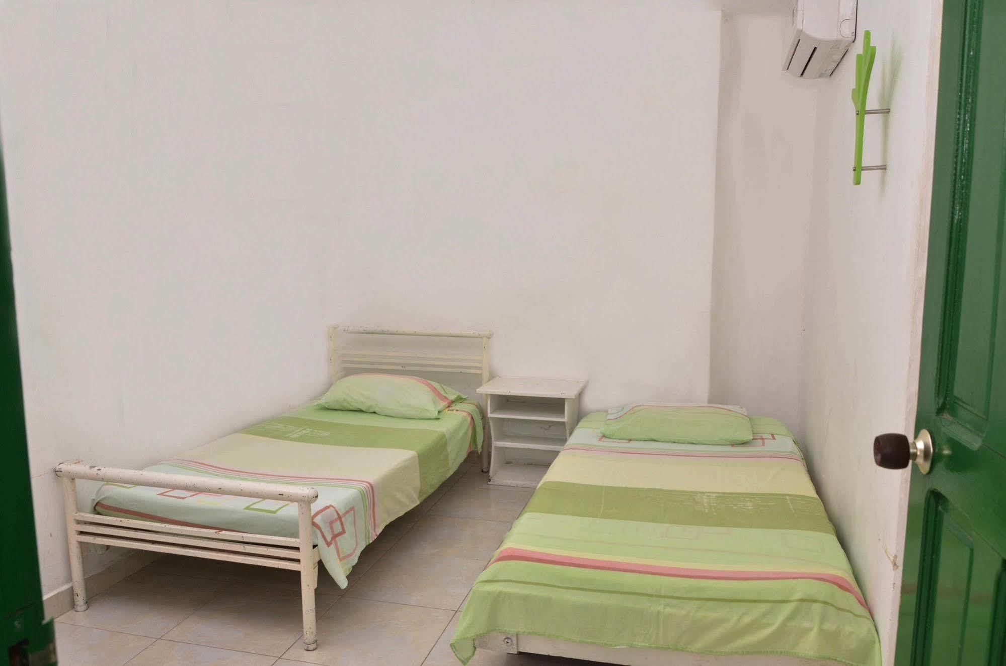 Hotel Vargas Airport Cartagena Esterno foto
