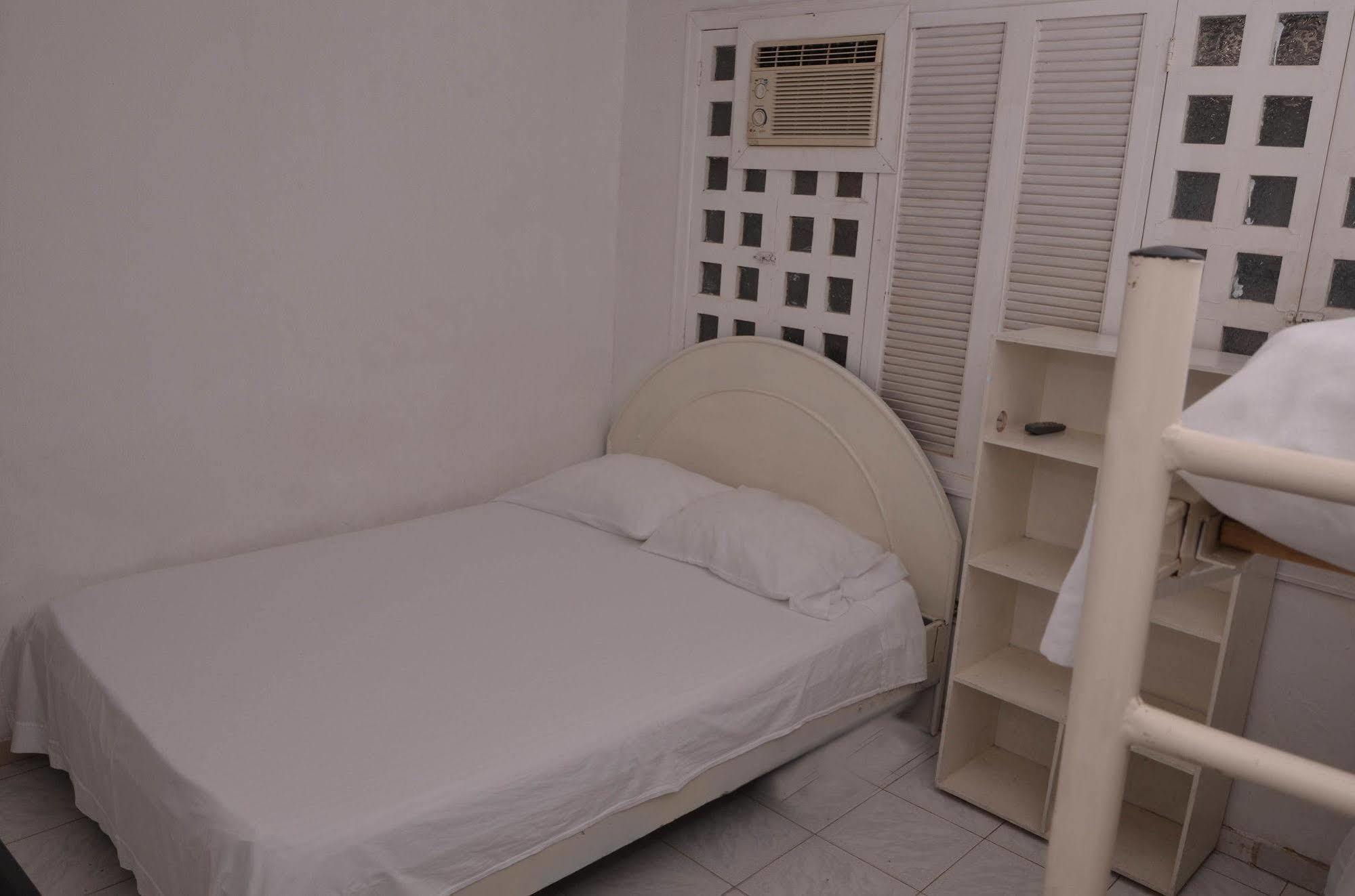 Hotel Vargas Airport Cartagena Esterno foto