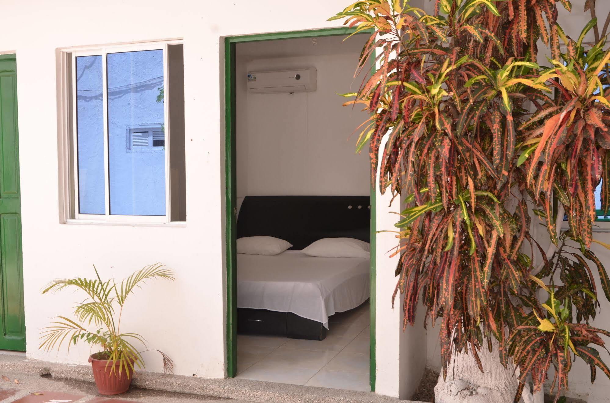Hotel Vargas Airport Cartagena Esterno foto