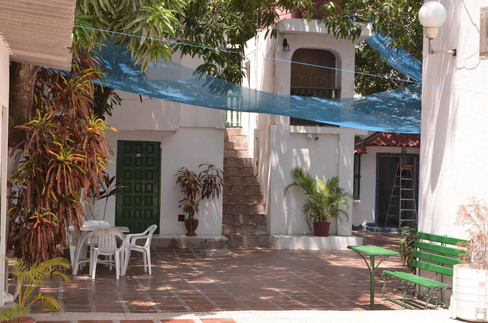 Hotel Vargas Airport Cartagena Esterno foto